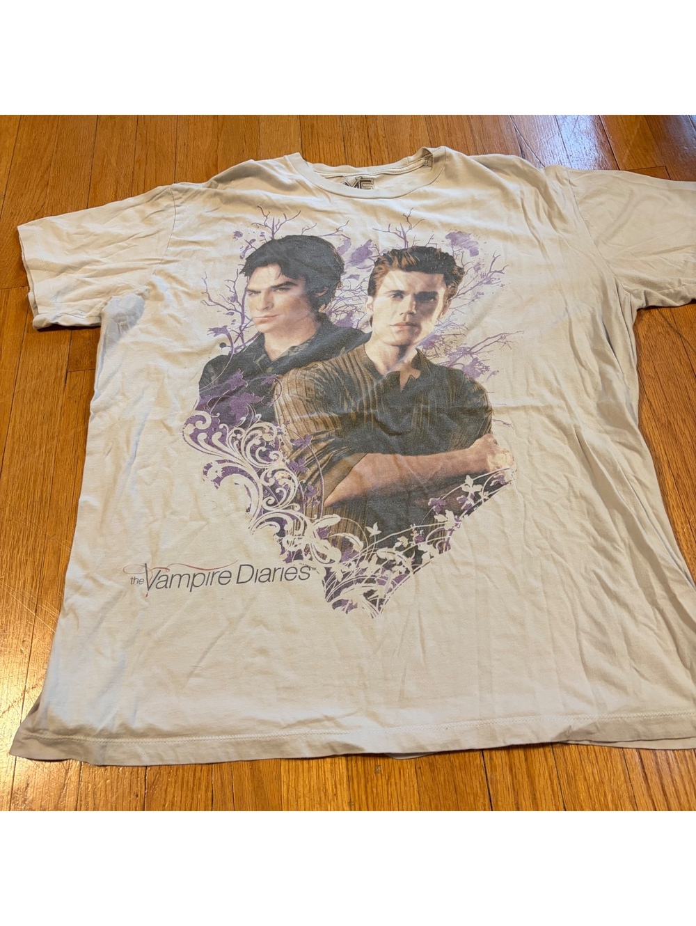 Y2K grunge the vampire diaries graphic tee